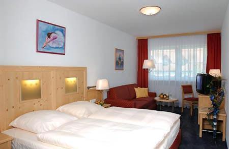 Hotel-Landpension Postwirt Kirchensittenbach Екстериор снимка